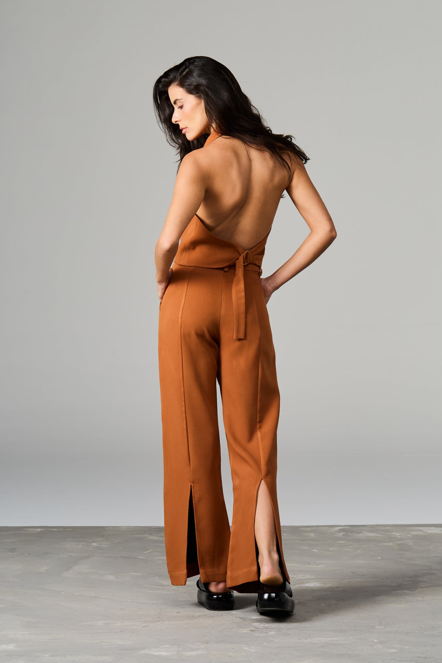 Wide-leg trousers with back slit